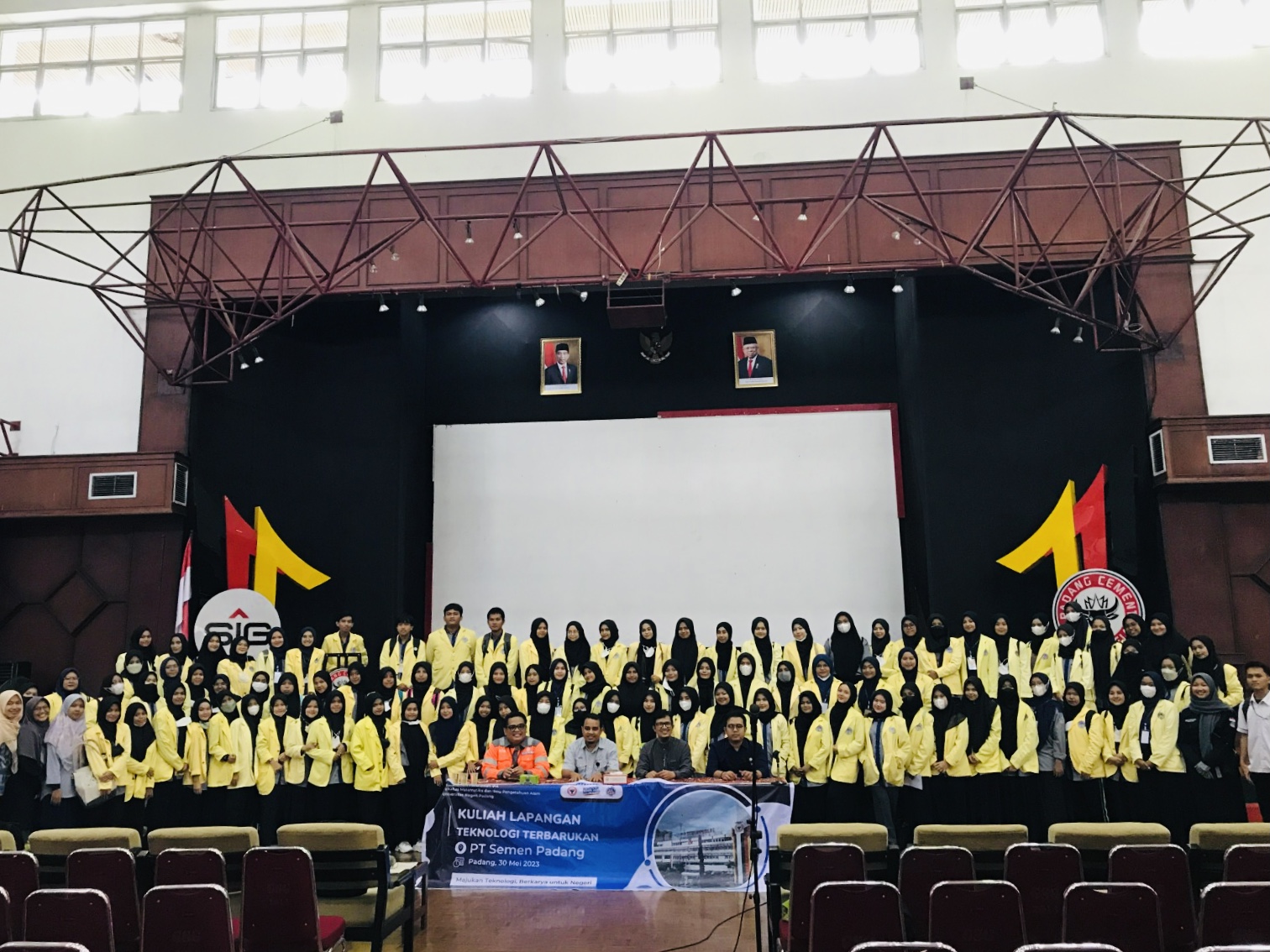 Kuliah Lapangan ke PT. Semen Padang Mata Kuliah Teknologi Terbarukan